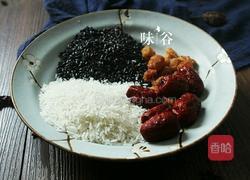 红枣桂圆黑米粥的做法图解1