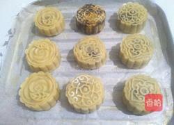 广式蛋黄豆沙月饼的做法图解12