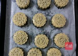 红豆馅广式月饼的做法图解9