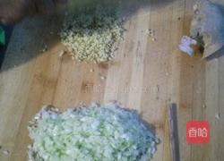 粉丝萝卜丸子汤的做法图解1