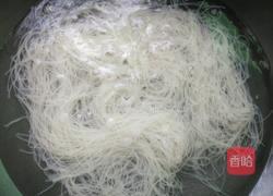 番茄鸡蛋米线的做法图解3