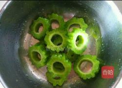 苦瓜紫甘蓝的做法图解5