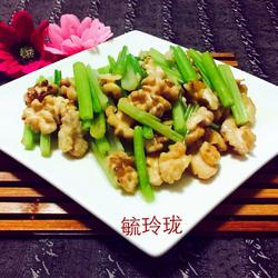 芹菜炒核桃仁的做法[图]