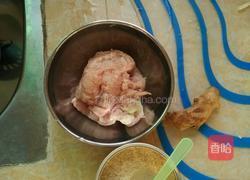 青瓜椒炒瘦肉的做法图解2