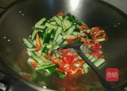 黄瓜炒瘦肉的做法图解6