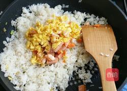 鸡蛋虾仁火腿炒饭的做法图解10