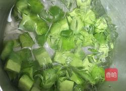 蟹肉苦瓜羹的做法图解2