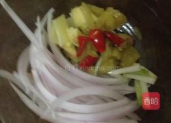 泡椒燜鱼的做法图解2