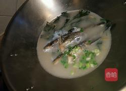 紫苏炖黄骨鱼汤的做法图解5