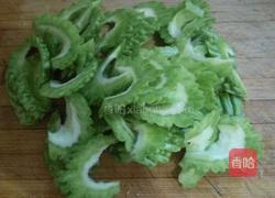 糖醋拌苦瓜的做法图解2