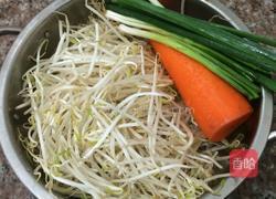 清炒豆芽的做法图解1