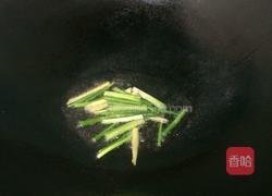 葱姜炒蟹的做法图解5