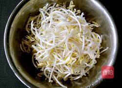 凉拌豆芽的做法图解1