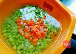 毛豆炒肉的做法图解3