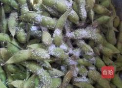 凉拌毛豆的做法图解1