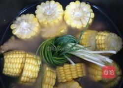 玉米排骨汤的做法图解5