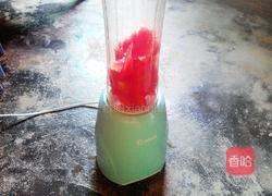 榨西瓜汁的做法图解5