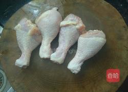 土豆炖鸡腿的做法图解1