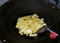 竹笋炒肉的做法图解2