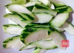 丝瓜炒肉的做法图解1