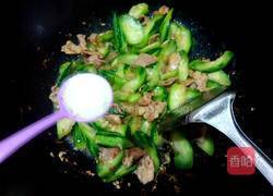 丝瓜炒肉的做法图解6