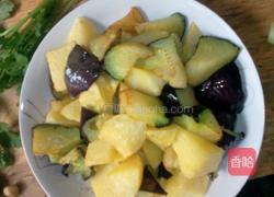 土豆炖圆茄子的做法图解6