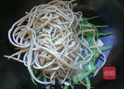 青椒豆腐皮的做法图解4