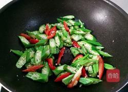 红椒炒秋葵的做法图解11