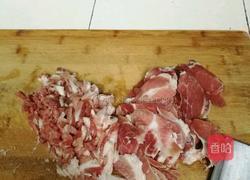 猪肉韭菜鸡蛋水饺的做法图解1