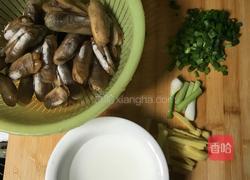 姜葱炒蛏子的做法图解3