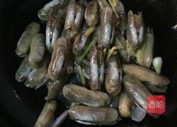 姜葱炒蛏子的做法图解5
