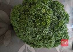 素炒西兰花的做法图解1