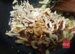 榨菜炒肉丝的做法图解9