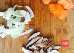 素炒圆白菜～的做法图解2