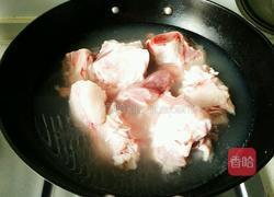 酱大骨头的做法图解1