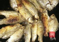 香煎小鱼的做法图解2