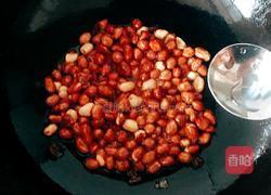炒花生米的做法图解3