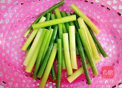 蒜苔炒腊肠的做法图解8