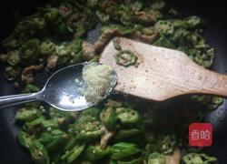 秋葵小炒肉的做法图解8