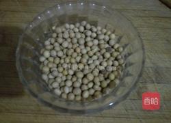 番茄黄豆的做法图解1