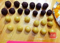 广式豆沙蛋黄月饼的做法图解8