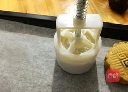 广式豆沙蛋黄月饼的做法图解15