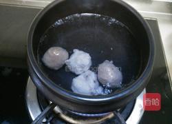 火锅肉丸子煮泡面的做法图解3