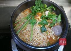 火锅肉丸子煮泡面的做法图解7