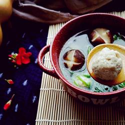 菠菜蘑菇汆丸子汤的做法[图]
