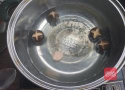 菠菜蘑菇汆丸子汤的做法图解6