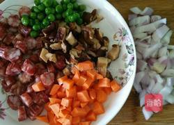 腊肠焖饭的做法图解2