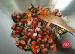 腊肠焖饭的做法图解3