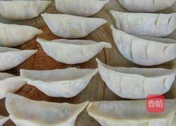 脆香锅贴的做法图解5