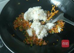 腊肠炒米饭的做法图解5